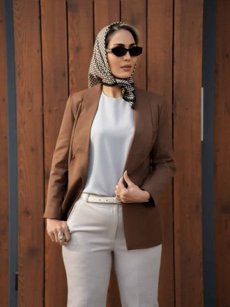 کت دارچینی و ست تاپ و شلوار طوسی